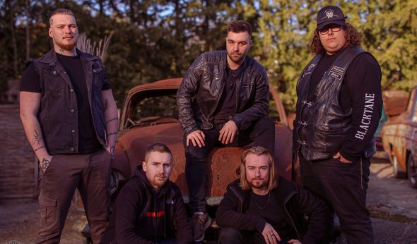 Blacktane Gruppenfoto der 5 Bandmitglieder