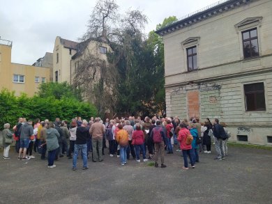 Tag der Städtebauförderung Menschen bei einem Stadtrundgang