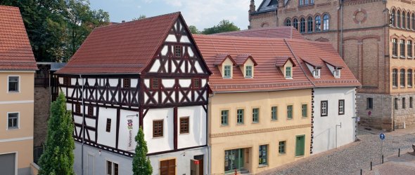 Außenansicht der drei Häuser Museum642